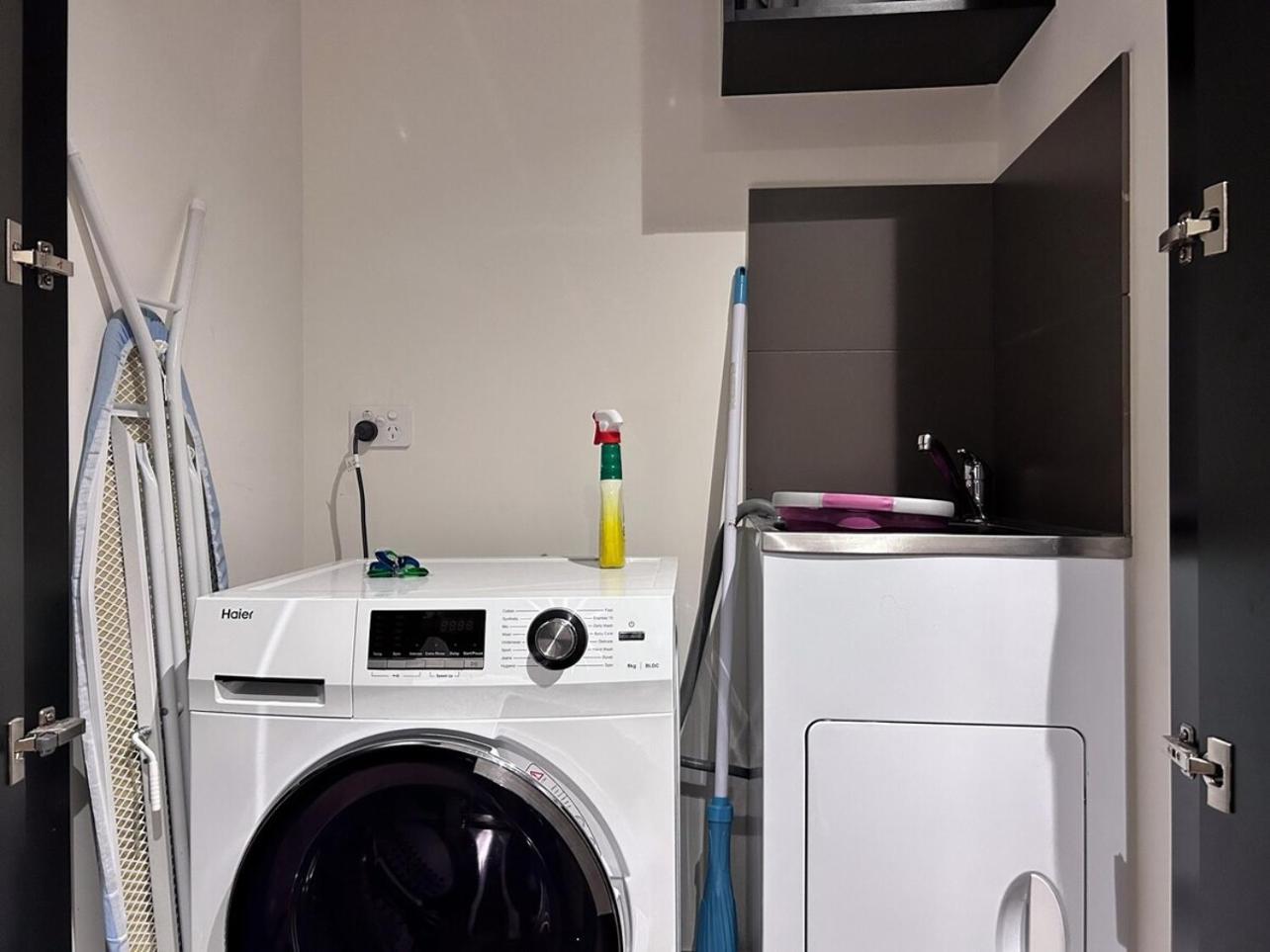 Relaxed 1Br1Ba City View Apt Wifi In Cbd เมลเบิร์น ภายนอก รูปภาพ